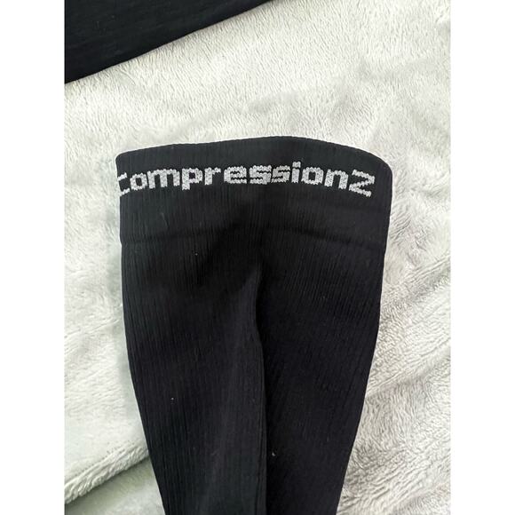 CompressionZ Compression Socks For Men & Women - Picture 2 of 5
